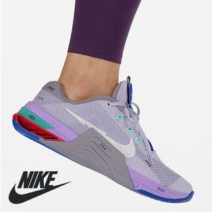 NIKE Metcon 7 Women's Shoe in Pure Violet, Size 8, EUC